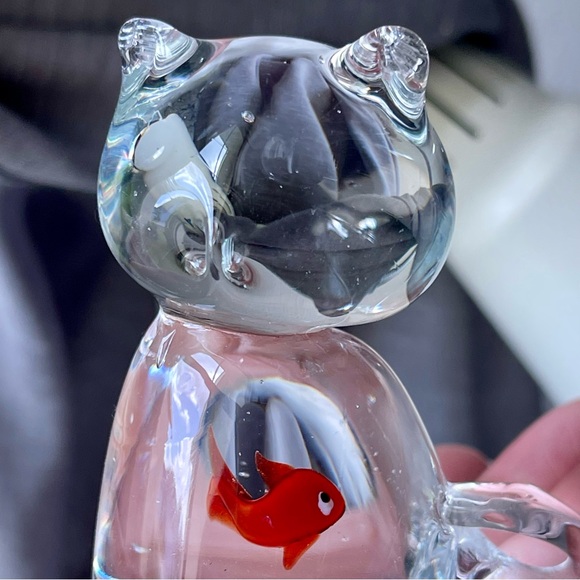 Vintage | Art Glass Clear Cat Swallowed A Fish In Belly Paperweight 3.25" Tall - Picture 3 of 13